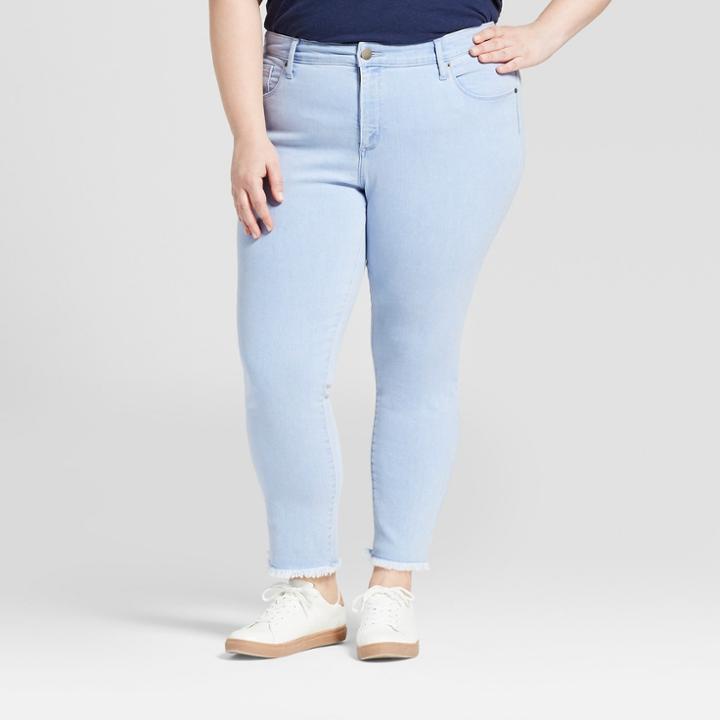 Women's Plus Size Frayed Hem Skinny Crop Denim Jeans - Universal Thread Light Wash