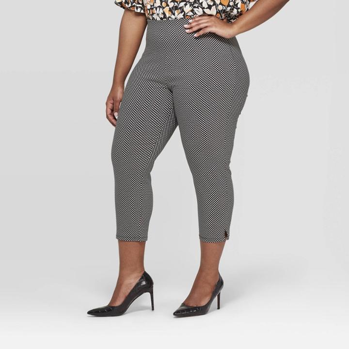 Women's Plus Size Polka Dot Mid-rise Cropped Capri Pants - Who What Wear Black
