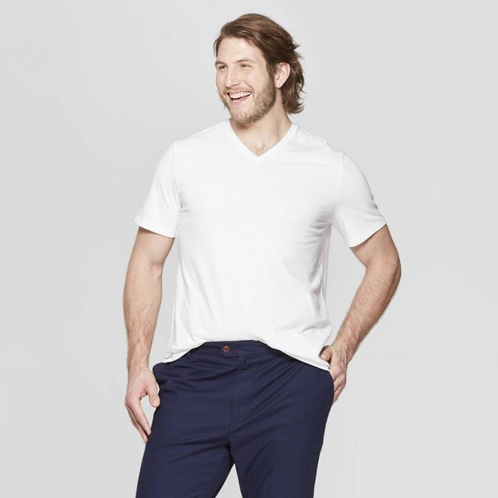 Men's Big & Tall Regular Fit Short Sleeve Lyndale V-neck T-shirt - Goodfellow & Co White