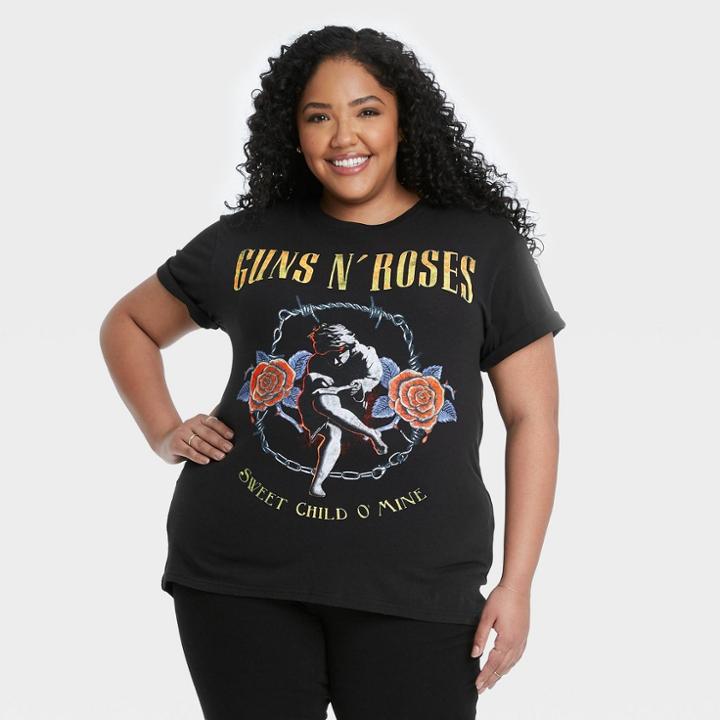Women's Guns N' Roses Plus Size Short Sleeve Graphic T-shirt - Black