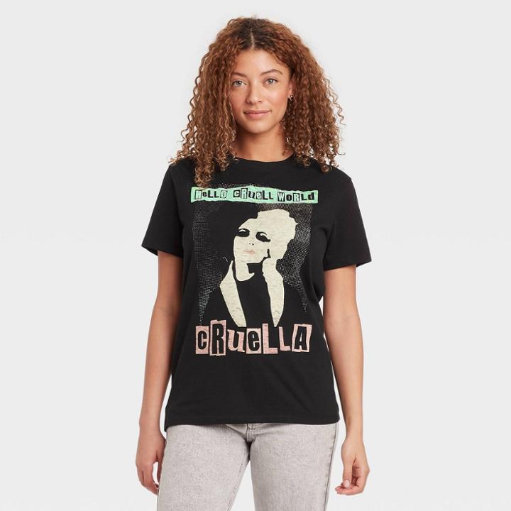 Disney Women's Cruella Short Sleeve Graphic Boyfriend T-shirt - Black