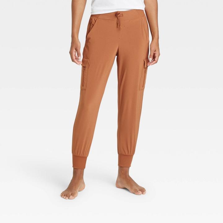 Women's Stretch Woven Taper Cargo Pants - All In Motion Chestnut