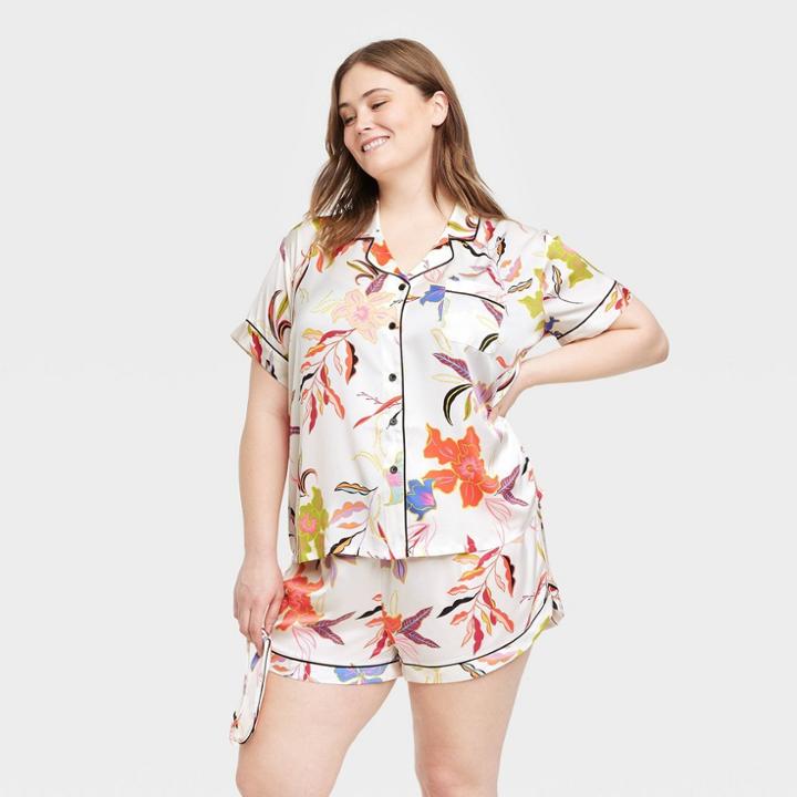 Women's Short Sleeve Notch Collar And Shorts 3pc Pajama Set - Stars Above Cream