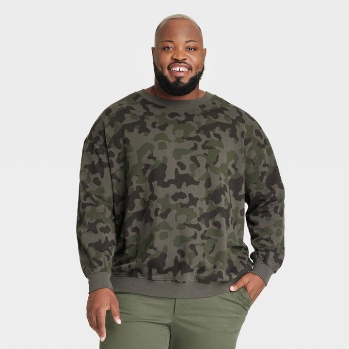 Men's Big & Tall Relaxed Fit Camo Print Crew Neck Pocket Sweatshirt - Goodfellow & Co Dark Green