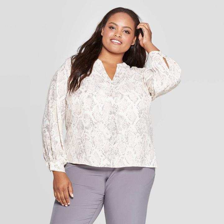 Women's Plus Size Snake Print Long Sleeve V-neck Popover Top - Ava & Viv Green