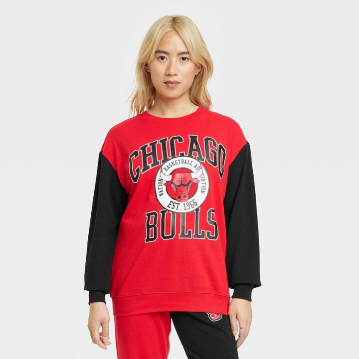 Women's Nba Chicago Bulls Colorblock Graphic Sweatshirt - Red