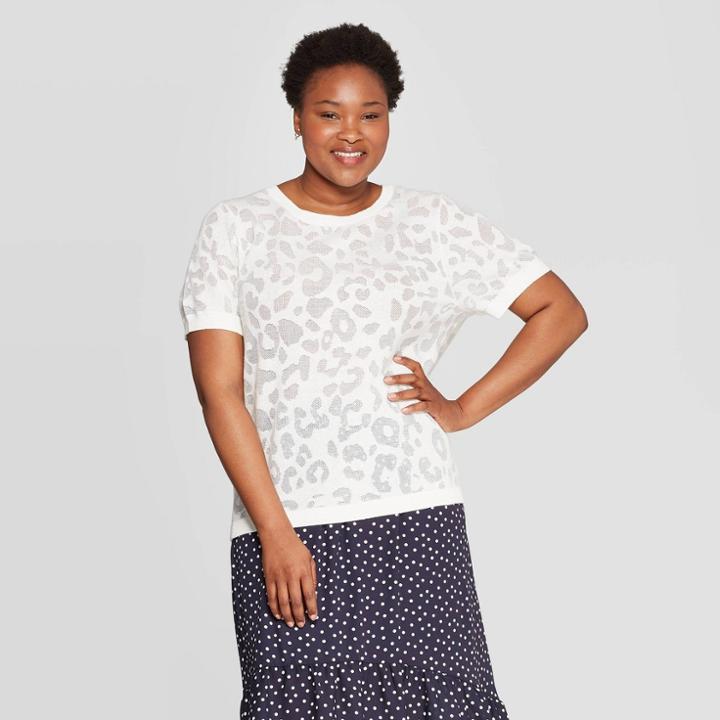 Women's Plus Size Printed Short Sleeve Crewneck Sweater - Ava & Viv Cream