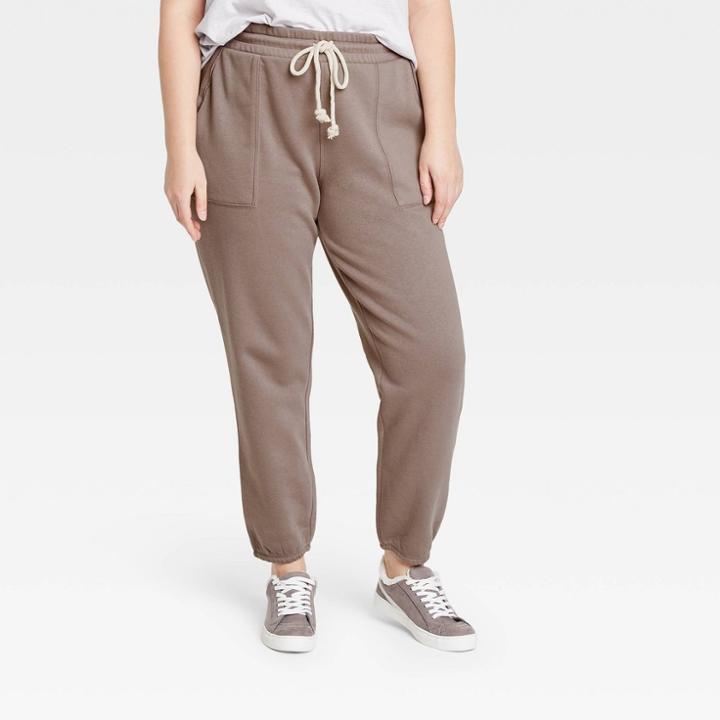 Women's Plus Size Mid-rise Fleece Drawstring Jogger Pants - Universal Thread