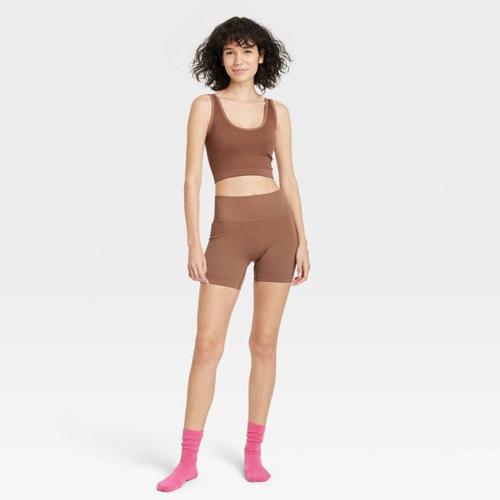 Women's Seamless Reversible Neckline Tank Top - Colsie Brown