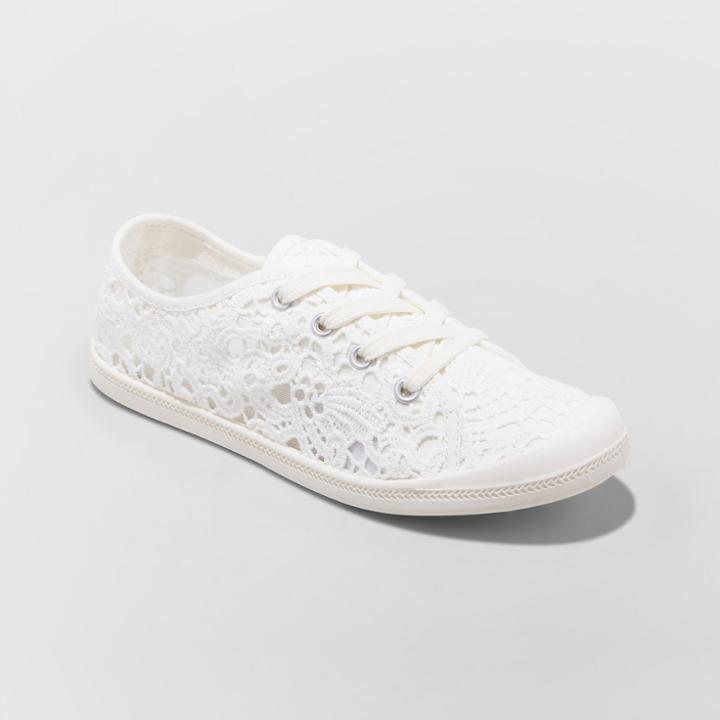 Women's Mad Love Lennie Sneakers Lace Up Crochet Flexible Bottom - Beige