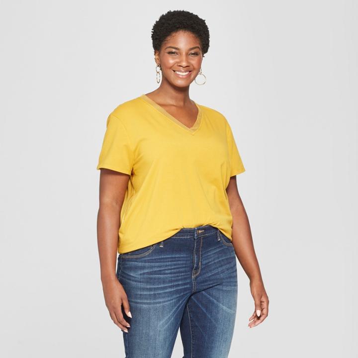 Women's Plus Size Ruched Back Short Sleeve T-shirt- Ava & Viv Gold X
