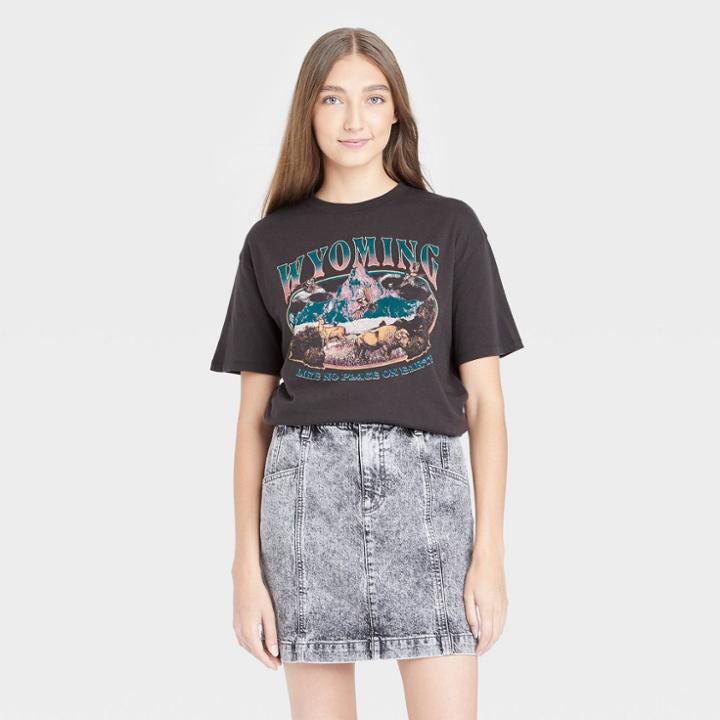 Fifth Sun Women's Wyoming Short Sleeve Graphic T-shirt - Black