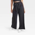 Women's Stretch Woven Wide Leg Pants 29.5 - All In Motion Black