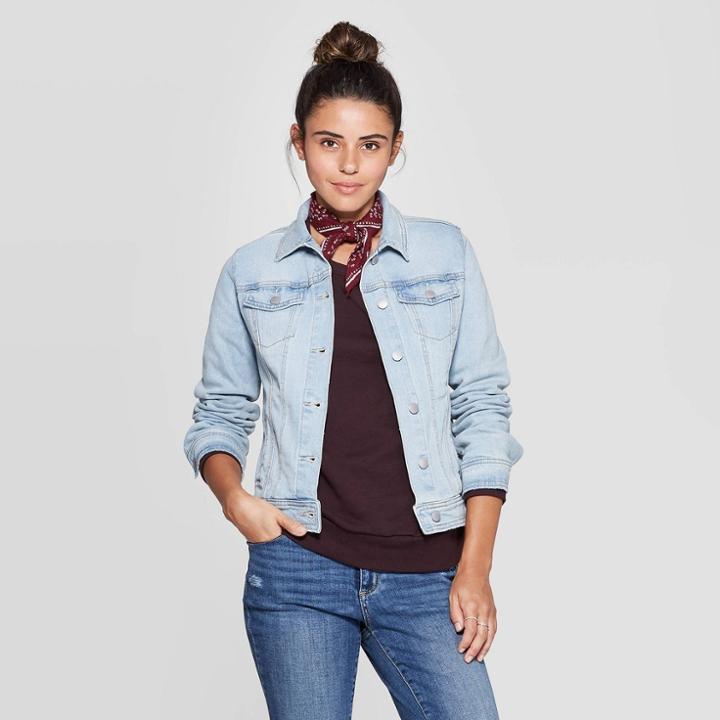 Women's Essential Freeborn Denim Jacket - Universal Thread Light Wash