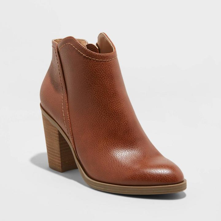 Women's Avrey Western Fashion Boots - Universal Thread Cognac