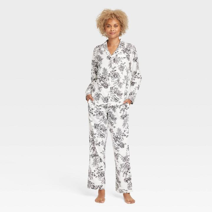 Women's Perfectly Cozy Flannel Pajama Set - Stars Above Cream