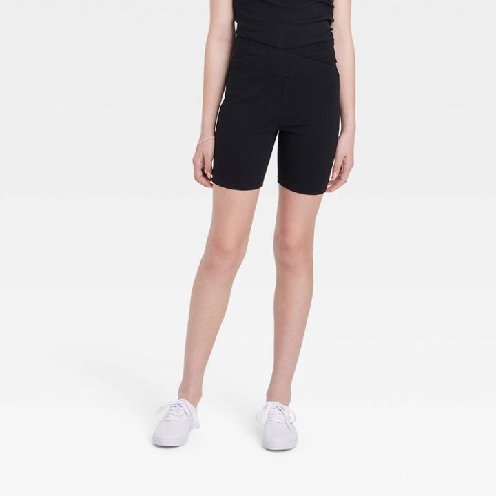Girls' V-waist Bike Shorts - Art Class Black