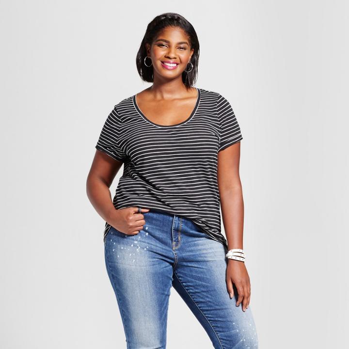 Women's Plus Size Scoop Neck T-shirt - Ava & Viv Black/white