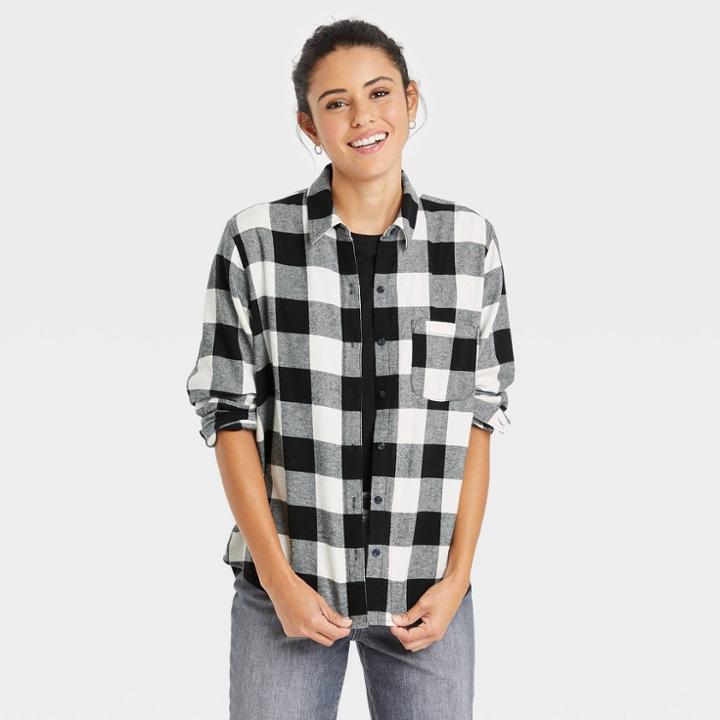 Women's Long Sleeve Flannel Button-down Shirt - Universal Thread Black Plaid