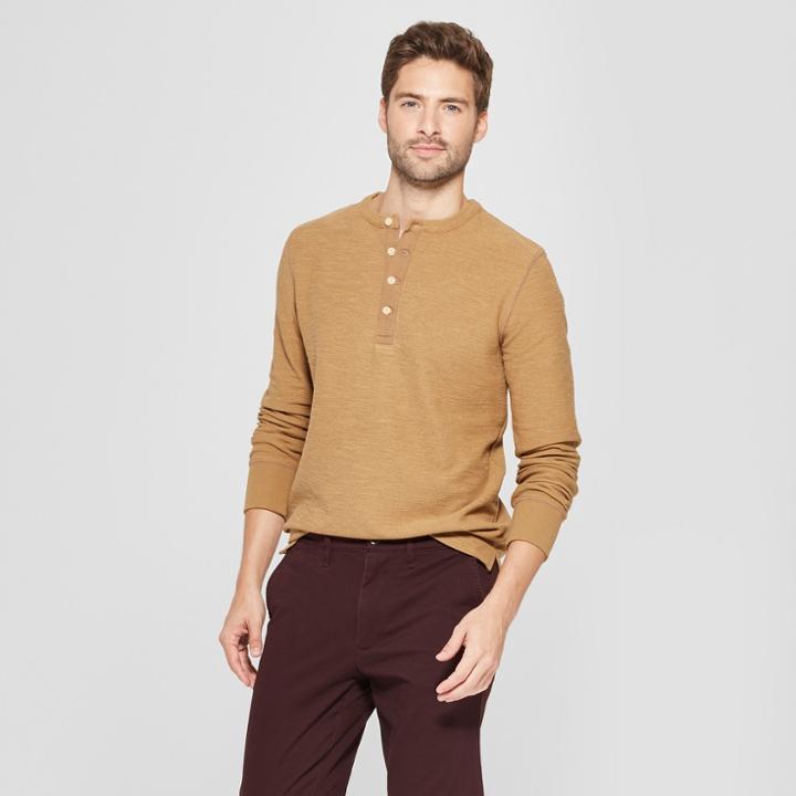 Men's Standard Fit Long Sleeve Textured Henley Shirt - Goodfellow & Co Dapper Brown