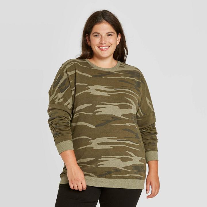 Zoe+liv Women's Plus Size Camo Print Graphic Sweatshirt - Green