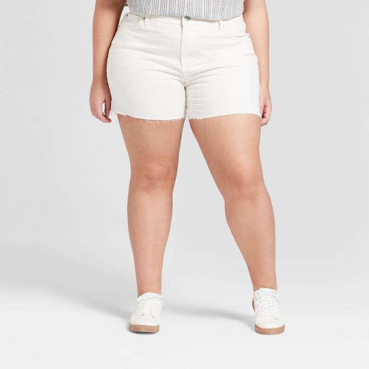 Women's Plus Size Raw Hem Boyfriend Jeans Shorts - Universal Thread White