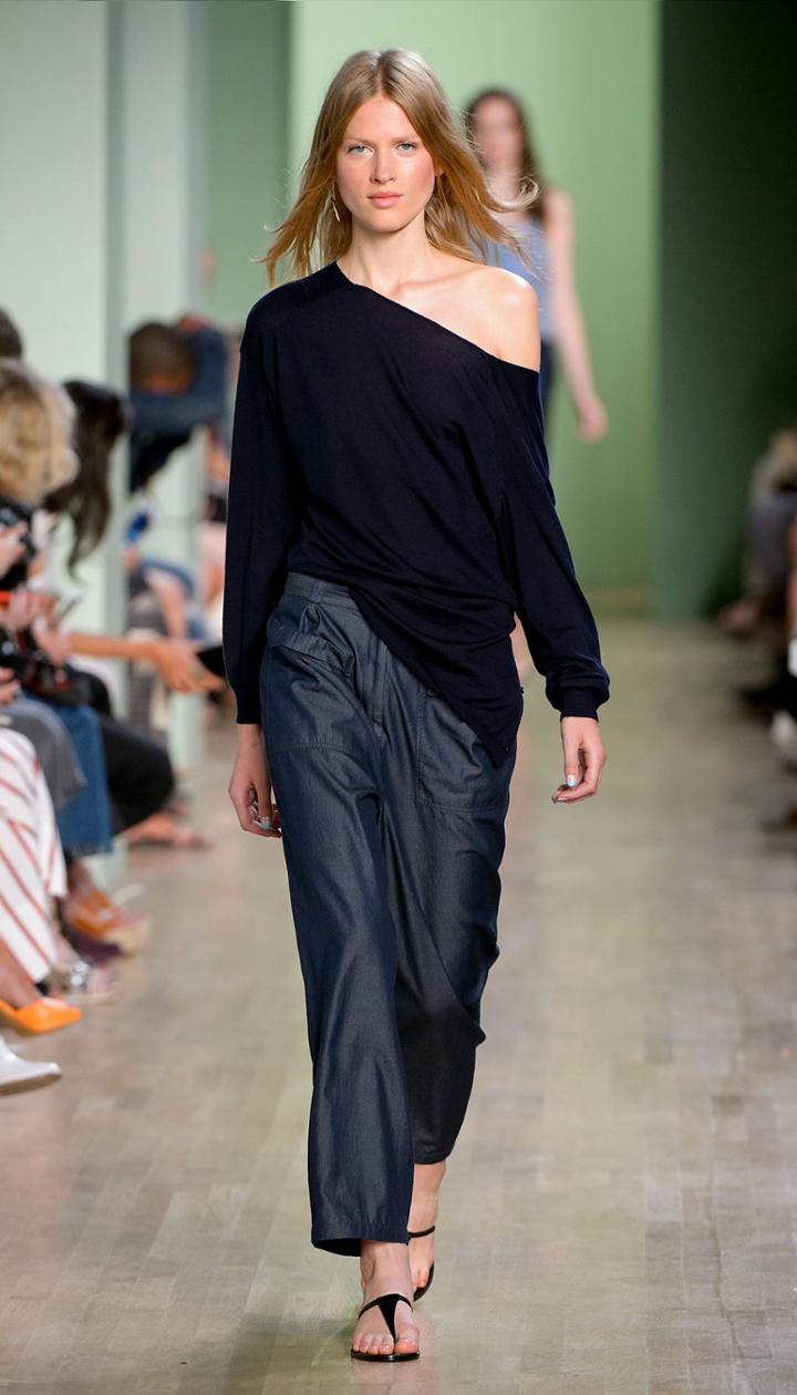 Featherweight Cashmere V-neck Pullover