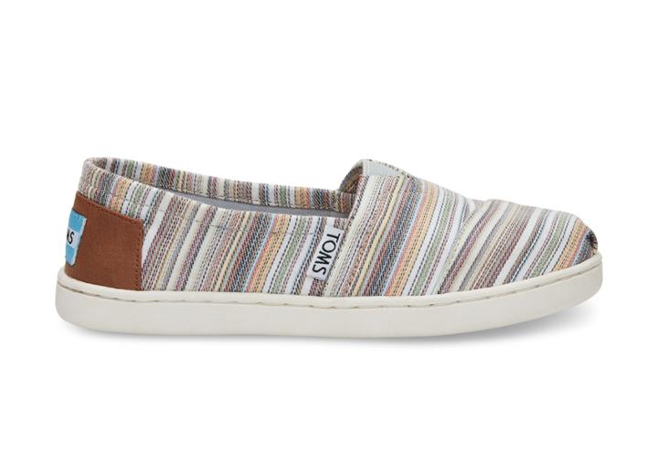 Toms Product Catalog: Footwear Sku:889556142453