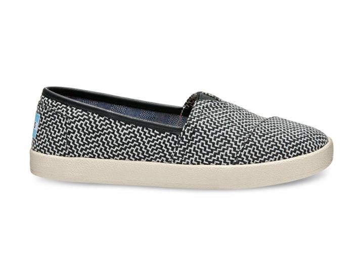 Toms Product Catalog: Footwear Sku:889556109074
