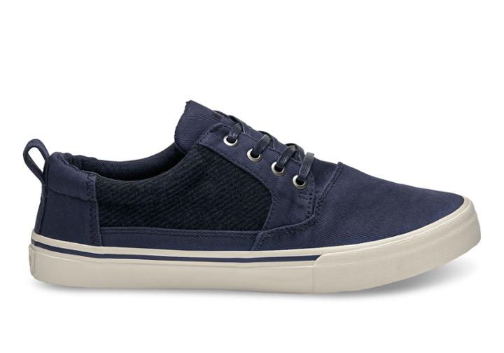 Toms Product Catalog: Footwear Sku:889556125241