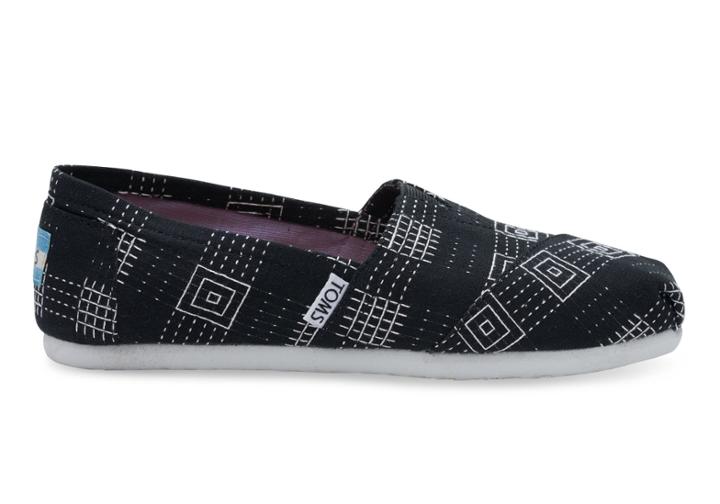 Toms Black Canvas Embroidered Women's Classics