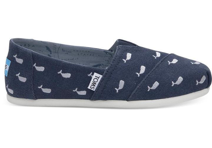 Toms Oceana Washed Canvas Embroidered Whales Women's Classics