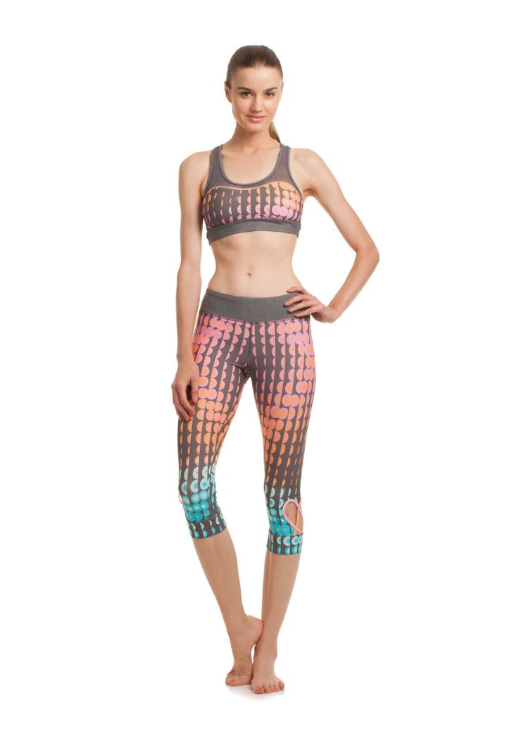 Trina Turk Trina Turk Pura Love Capri Legging - Multicolor - Size Fit Guide