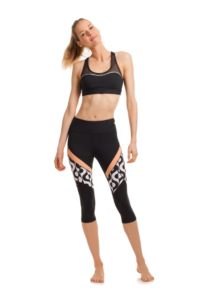 Trina Turk Trina Turk Ogee Capri Legging - Black - Size Fit Guide
