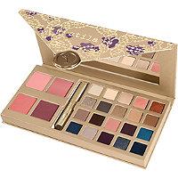 Stila A Whole Lot Of Love Gift Set