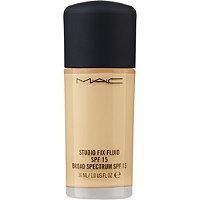 Mac Studio Fix Fluid Spf 15 Foundation - Nc30 (light To Medium Golden Undertone For Light To Medium Skin)