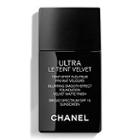 Chanel Ultra Le Teint Velvet Blurring Smooth-effect Foundation Velvet Matte Finish Broad Spectrum Spf 15 Sunscreen