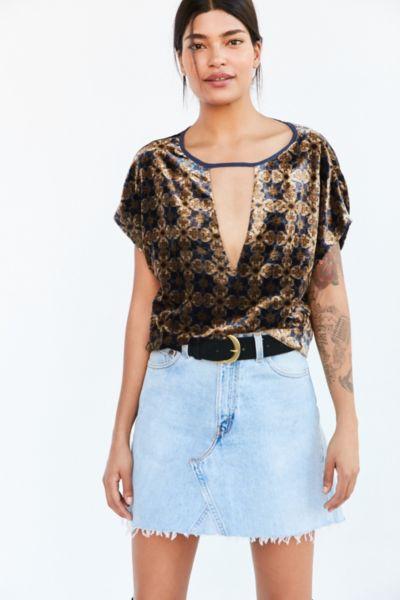 Ecote Athena Cutout Printed Velvet Top