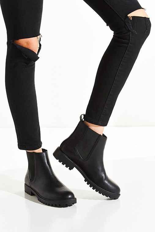 Urban Outfitters Toba Chelsea Boot,black,9