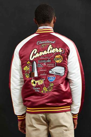Urban Outfitters Starter X Uo Nba Cleveland Cavaliers Souvenir Jacket,maroon,m