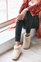 Urban Outfitters Ugg Amary Slipper
