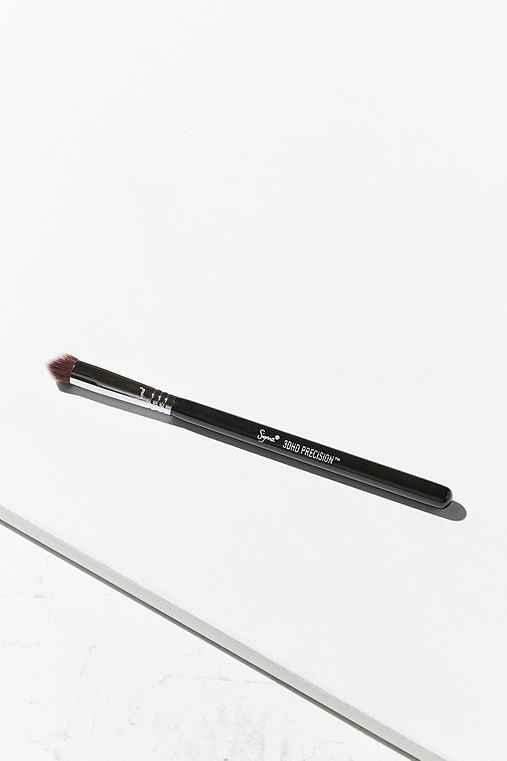 Urban Outfitters Sigma Beauty 3dhd Precision Brush,assorted,one Size