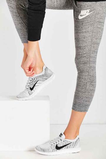 nike Flyknit Free 4.0 Sneaker,white,8.5