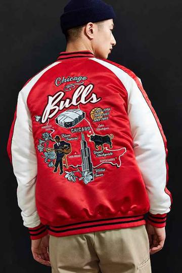 Urban Outfitters Starter X Uo Nba Chicago Bulls Souvenir Jacket,red,l