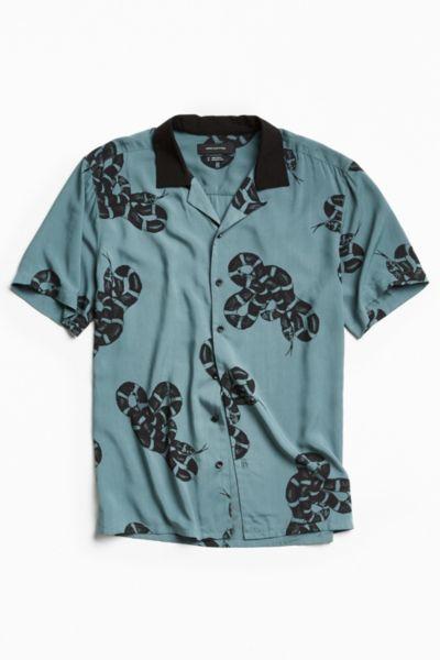 Urban Outfitters Uo Snake Rayon Short Sleeve Button-down Shirt