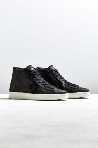 Urban Outfitters Converse Pro Leather '76 Mid Top Sneaker