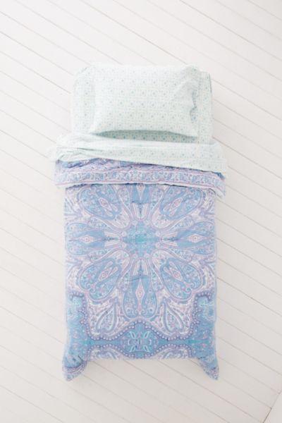 Urban Outfitters Plum & Bow Ariana Scarf Comforter Snooze Set