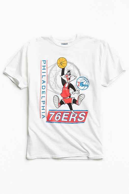Urban Outfitters Junk Food Looney Tunes Philadelphia 76ers Tee,white,s