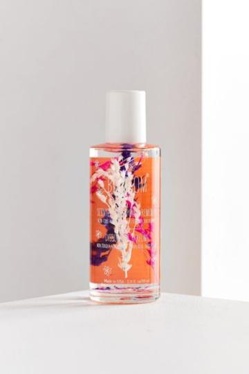 Blossom Nail Polish Remover