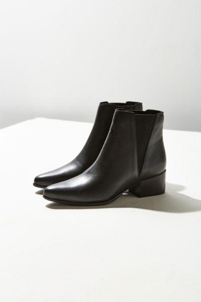 Urban Outfitters Pola Leather Chelsea Boot